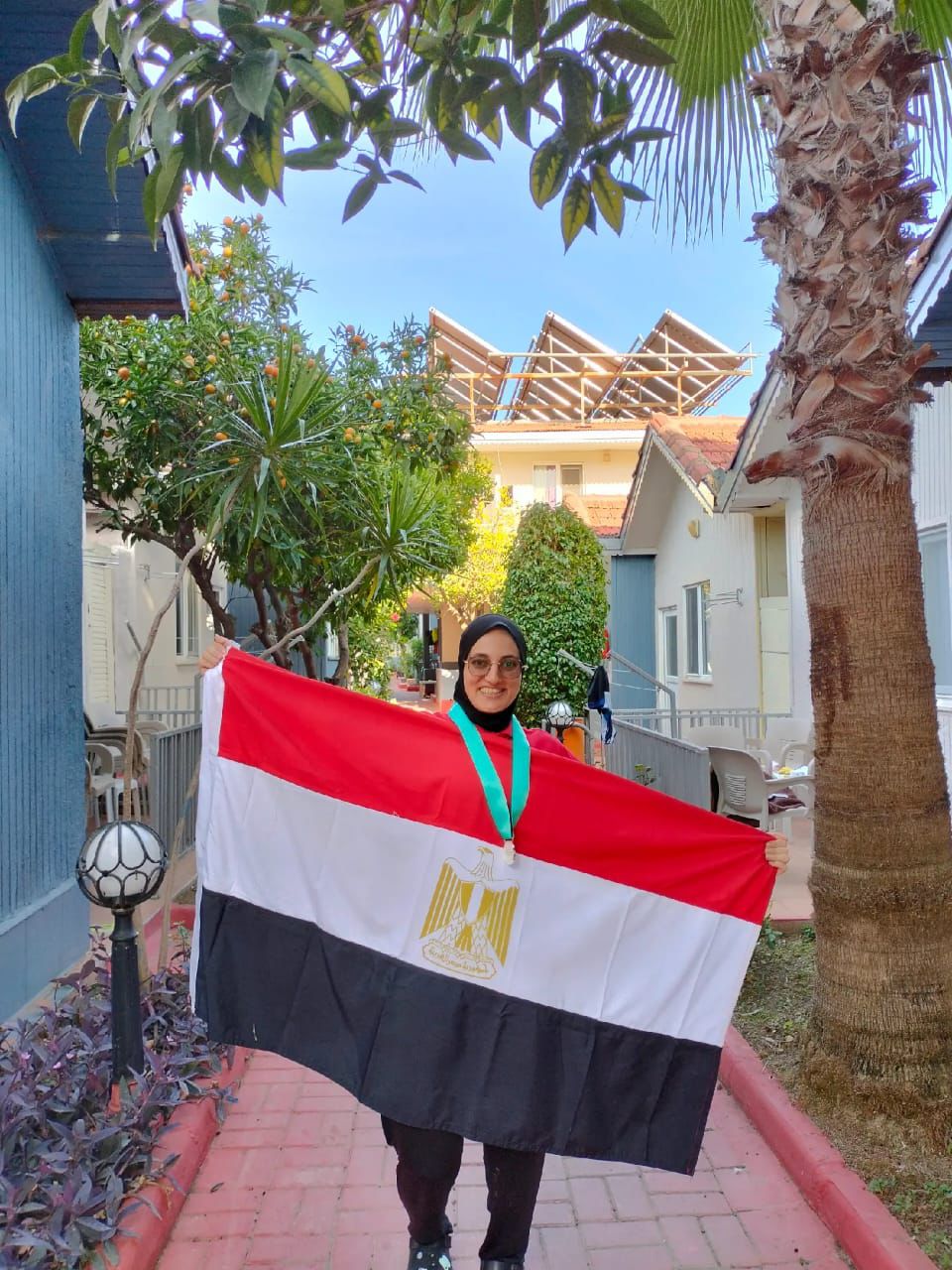 آيات إبراهيم تحتفل بميداليتها آيات إبراهيم تحتفل بميداليتها