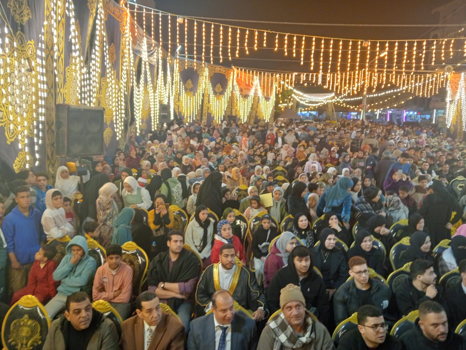 حضور المئات من أسرة حفظة كتاب الله