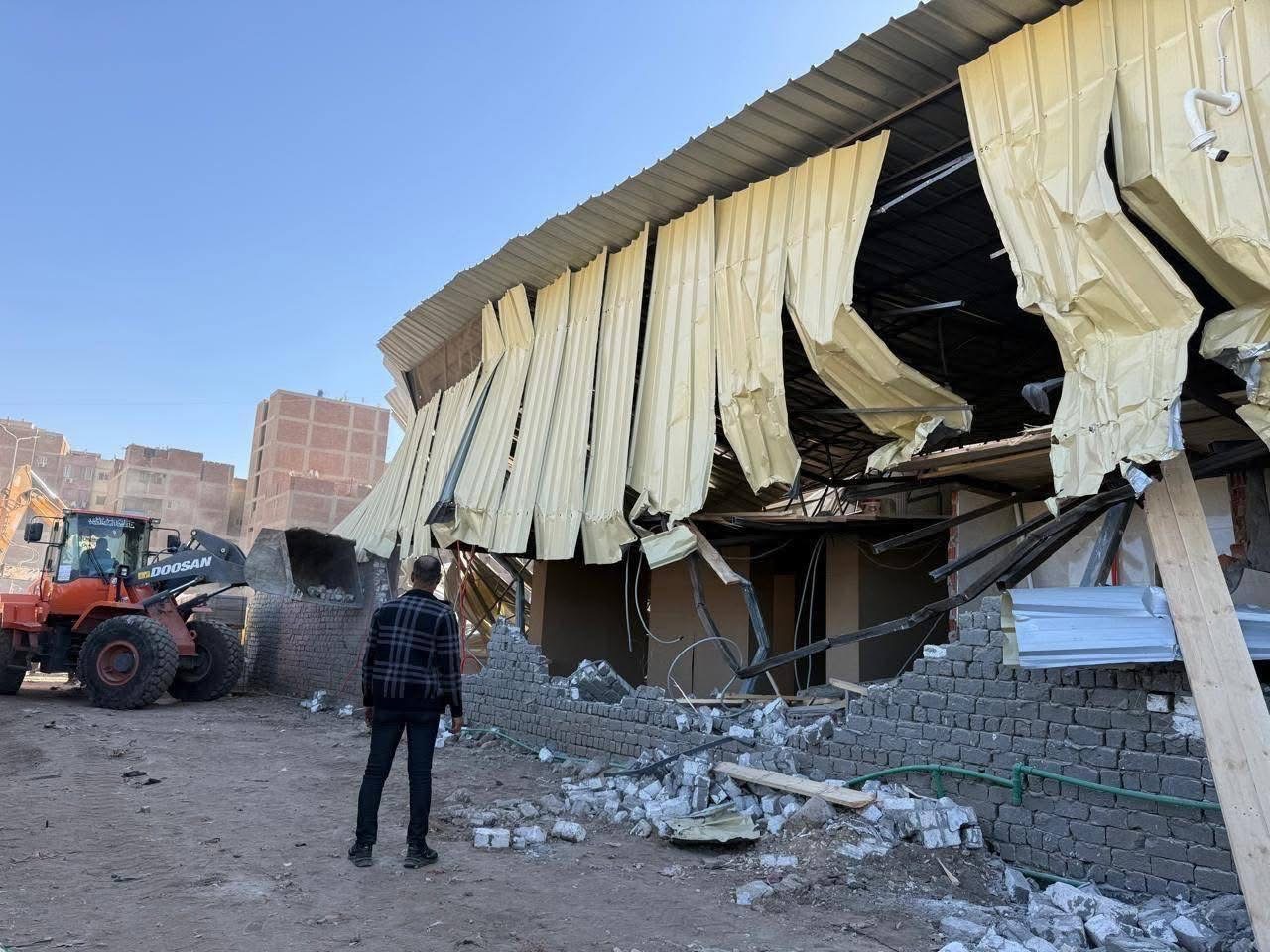 إزالة مخالفات بناء فى حى الهرم 