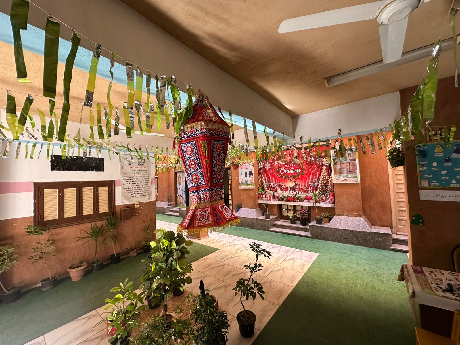 زينة الكنيسة