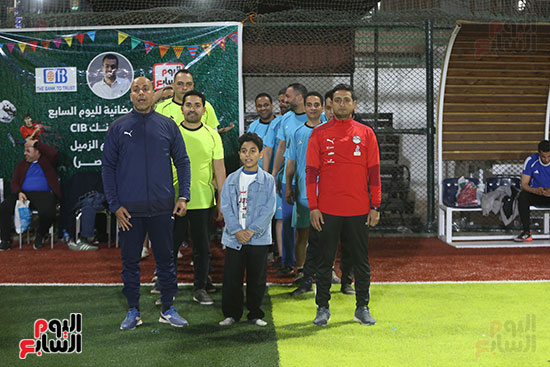 نزول الفريقين لارض الملعب