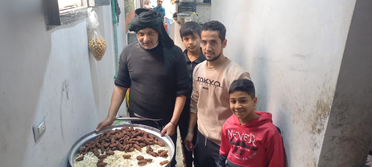 مشاركون في التكية