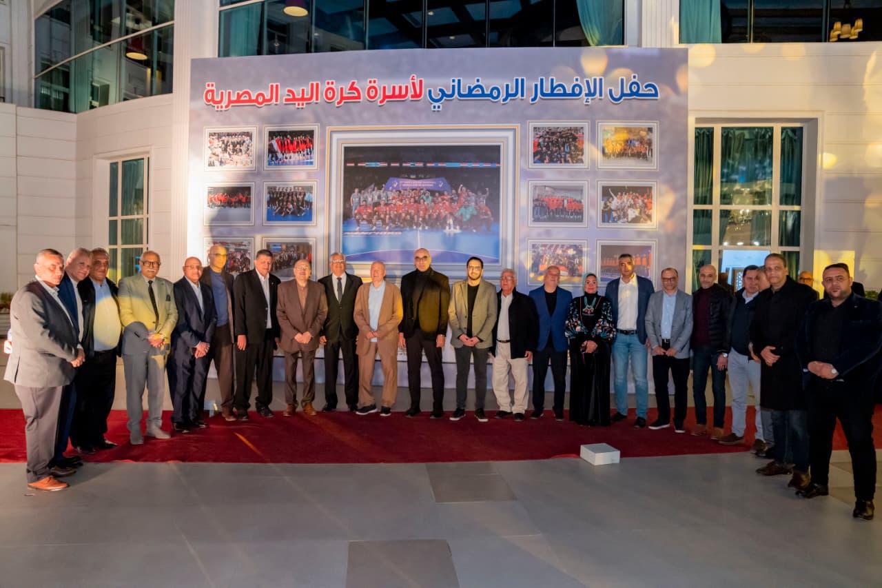 e0b4218f-e760-48e6-a78a-b520800e6d28 e0b4218f-e760-48e6-a78a-b520800e6d28