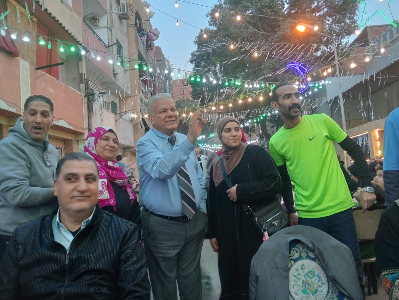 شباب مدينة العمال فى إمبابة ينظمون مائدة إفطار