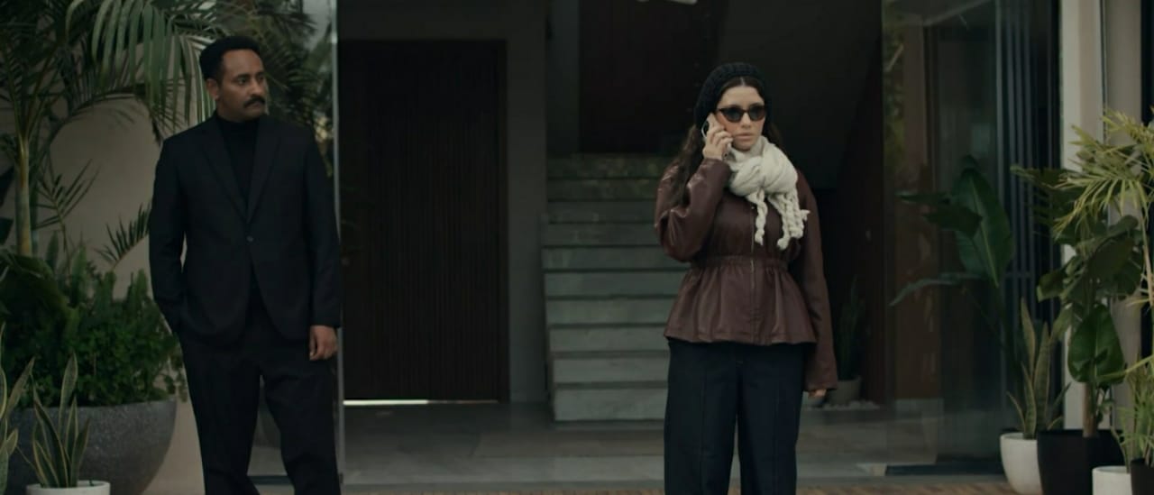 أجبرها على الرحيل (1)