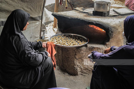 غزة تستقبل العيد بعمل الكحك