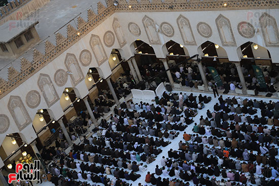 جانب من المصلين