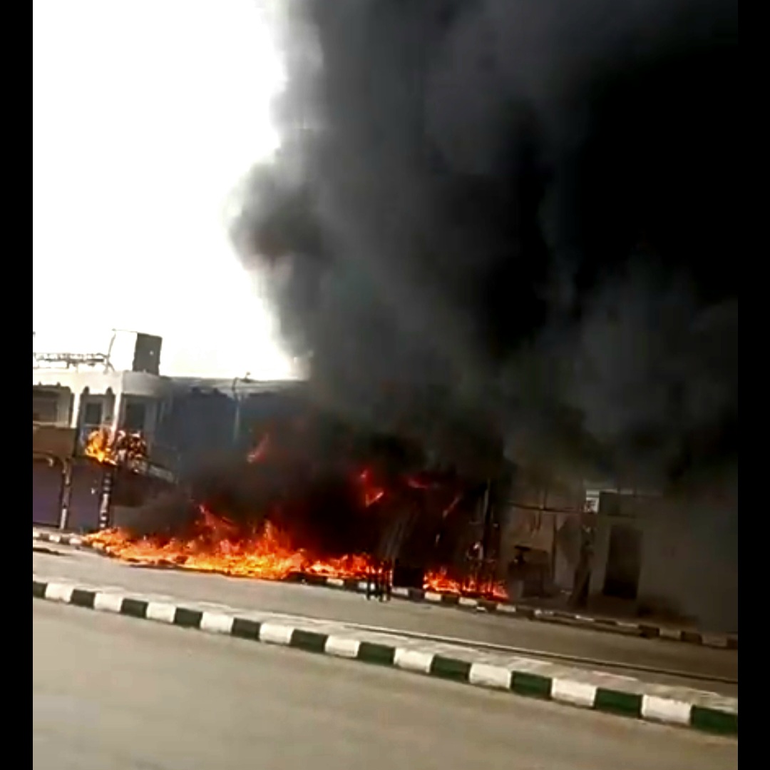 جانب من الحريق (1)