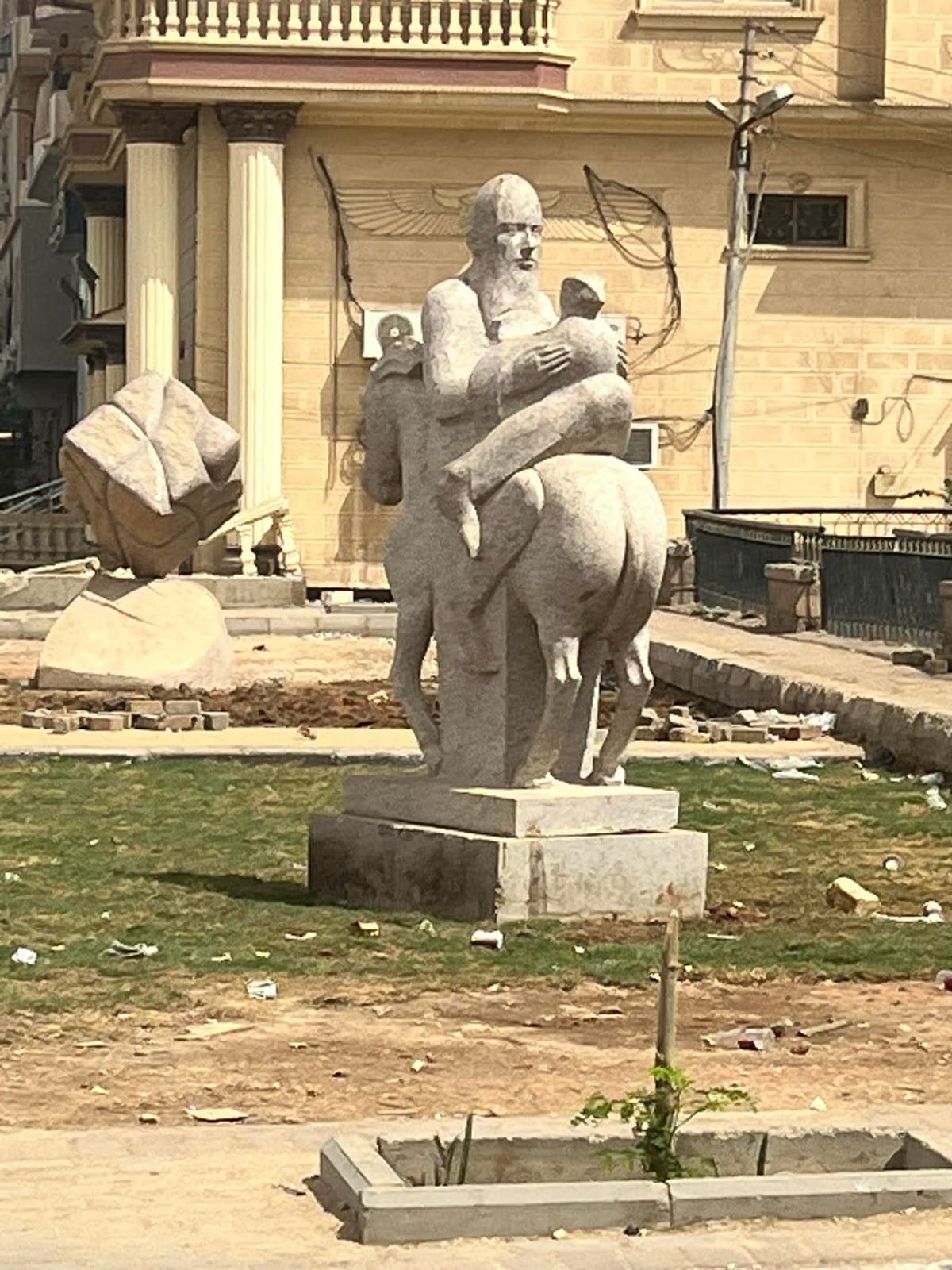 العمل الفنى المثير للسخرية