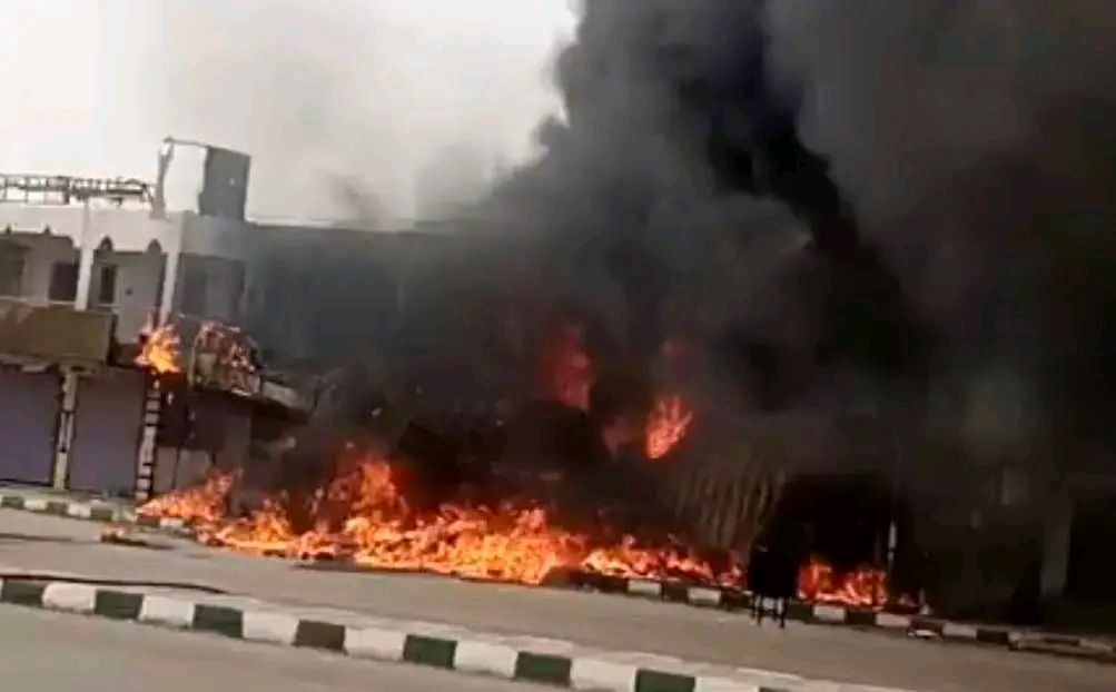 جانب من الحريق (3)