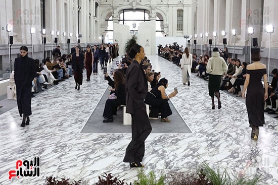 منصة العرض الرئيسية