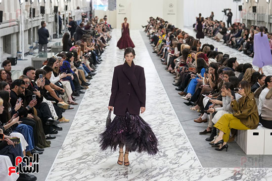 إقبال على العروض المختلفة