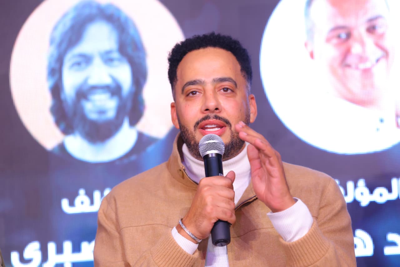 الفنان عصام السقا