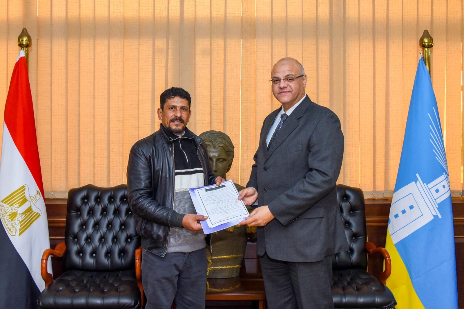 db0daab3-d1ac-48ab-9835-aa8e8a292e6f (1)