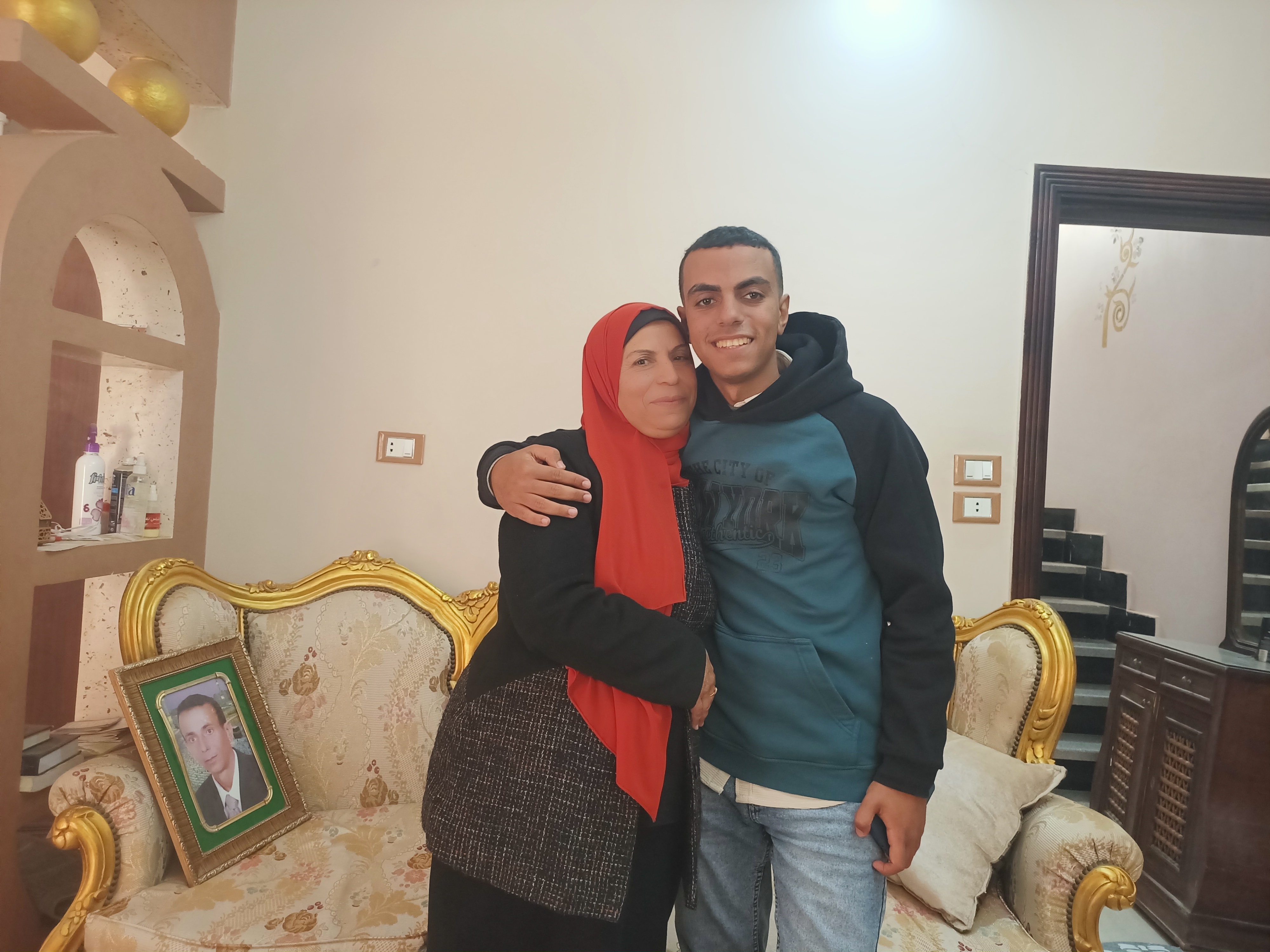 مع الابن الاصغر 