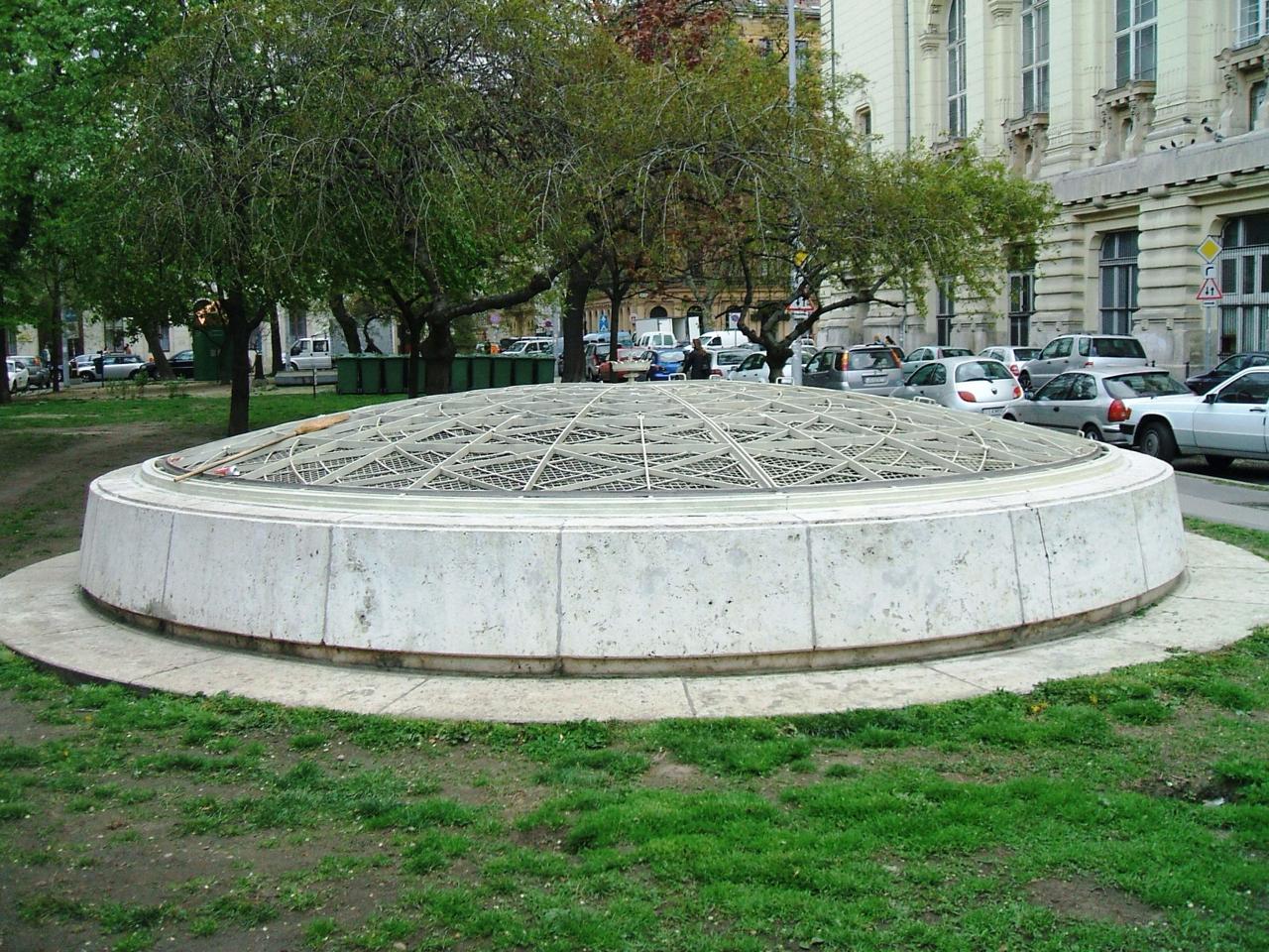 مخابئ نووية