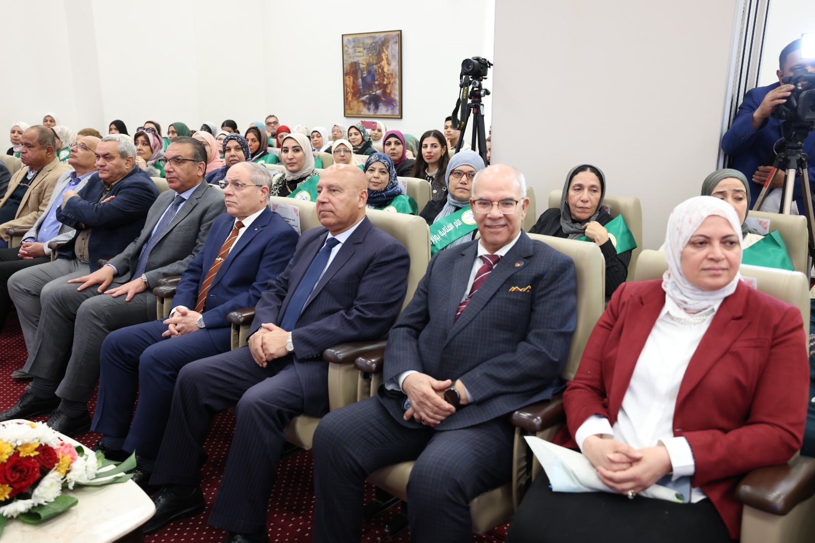 وزير النقل يُكرم الأمهات المثاليات