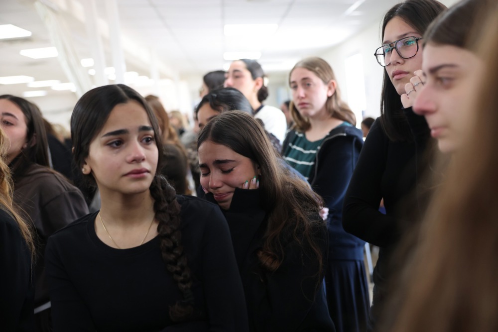 جنازة ضحايا الغارة الجوية على بيت شيمش (6)