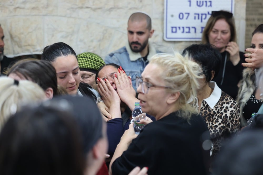 جنازة ضحايا الغارة الجوية على بيت شيمش (2)