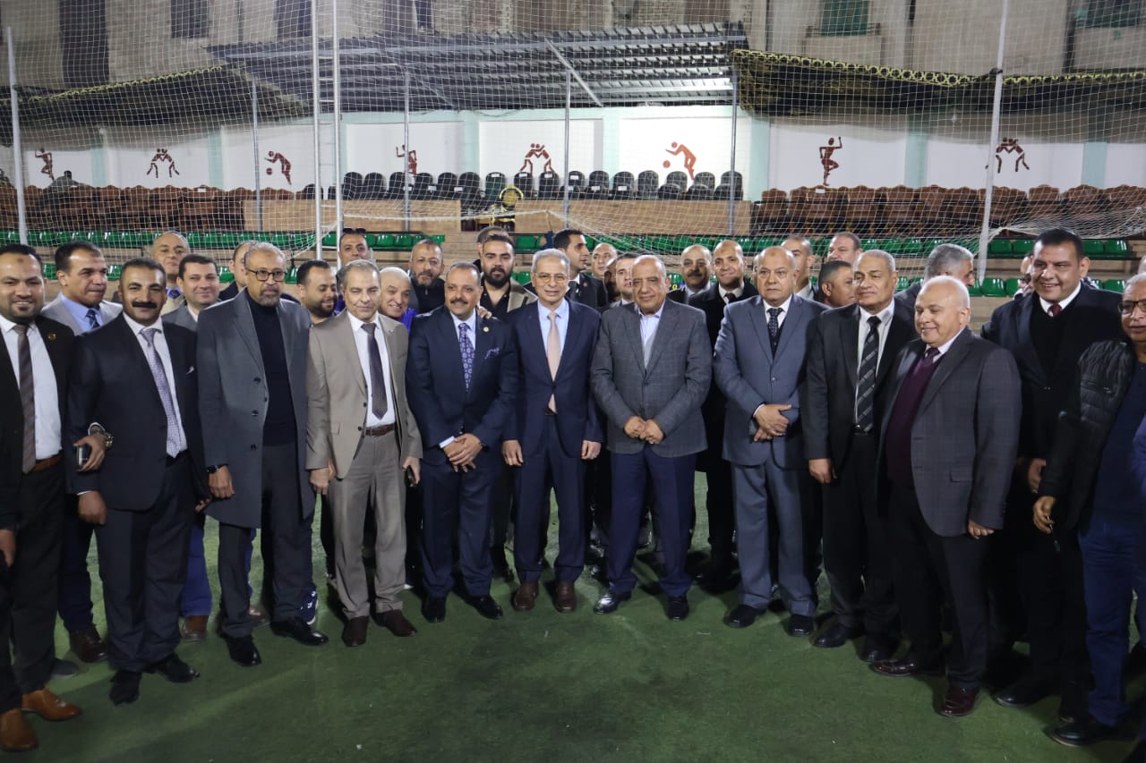 وزير الكهرباء يفتتح الدورة الرمضانية للعاملين والنقابة العامة للمرافق ويكرم فرق رفع الأثقال وزير الكهرباء يفتتح الدورة الرمضانية للعاملين والنقابة العامة للمرافق ويكرم فرق رفع الأثقال