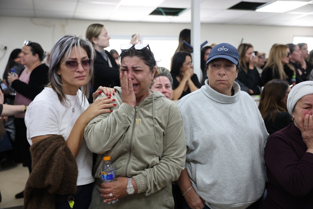 جنازة ضحايا الغارة الجوية على بيت شيمش (4)