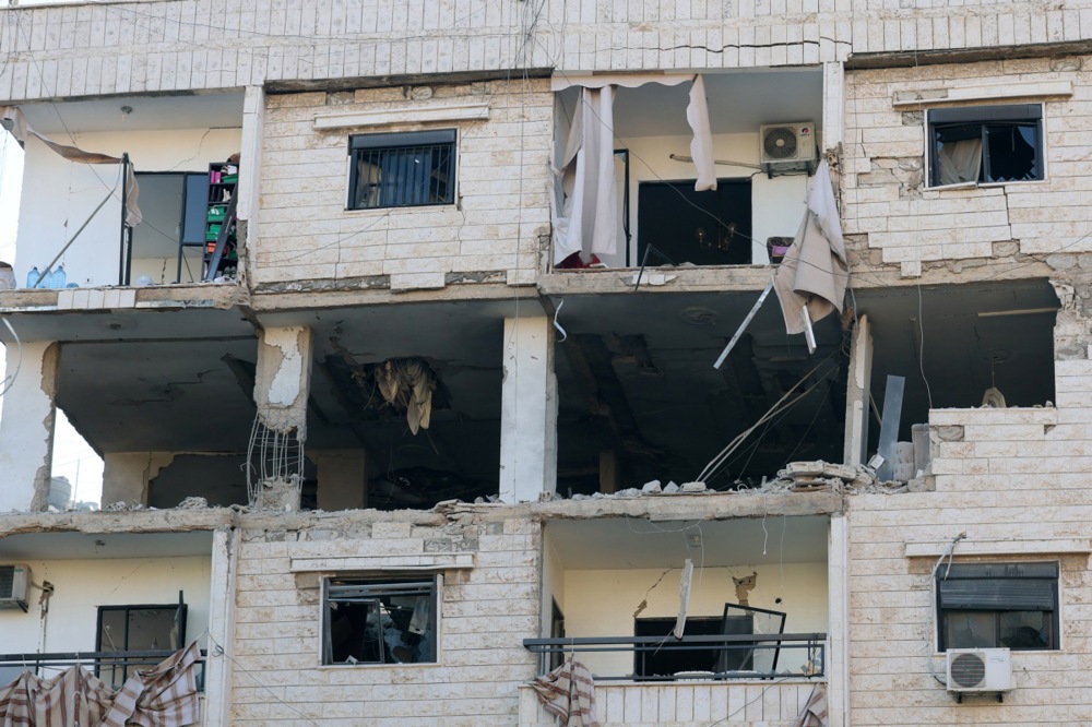 كر وفر ونزوح الأهالى.. 80 غارة إسرائيلية تضرب لبنان (3)