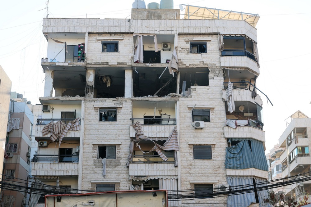 كر وفر ونزوح الأهالى.. 80 غارة إسرائيلية تضرب لبنان  (2)