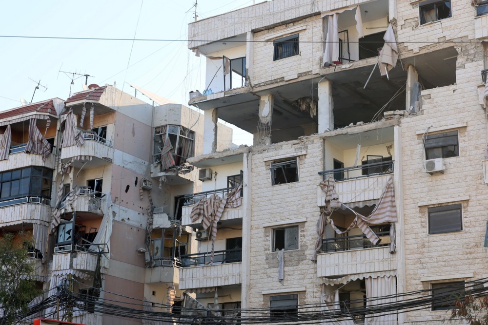 كر وفر ونزوح الأهالى.. 80 غارة إسرائيلية تضرب لبنان  (9)