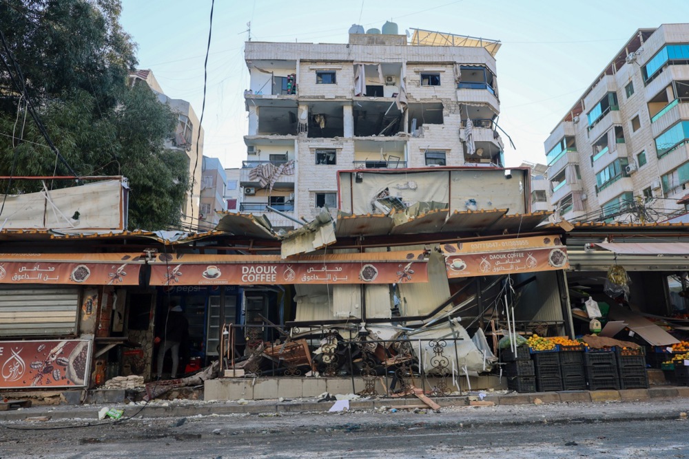 كر وفر ونزوح الأهالى.. 80 غارة إسرائيلية تضرب لبنان (8)