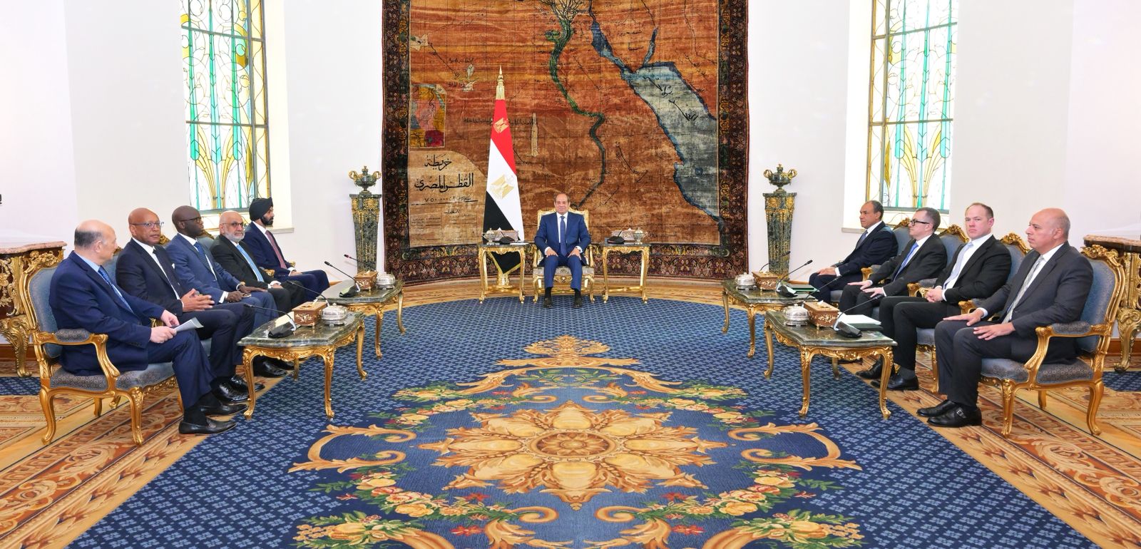 اجتماع رئيس الجمهورية ومجموعة البنك الدولى اجتماع رئيس الجمهورية ومجموعة البنك الدولى