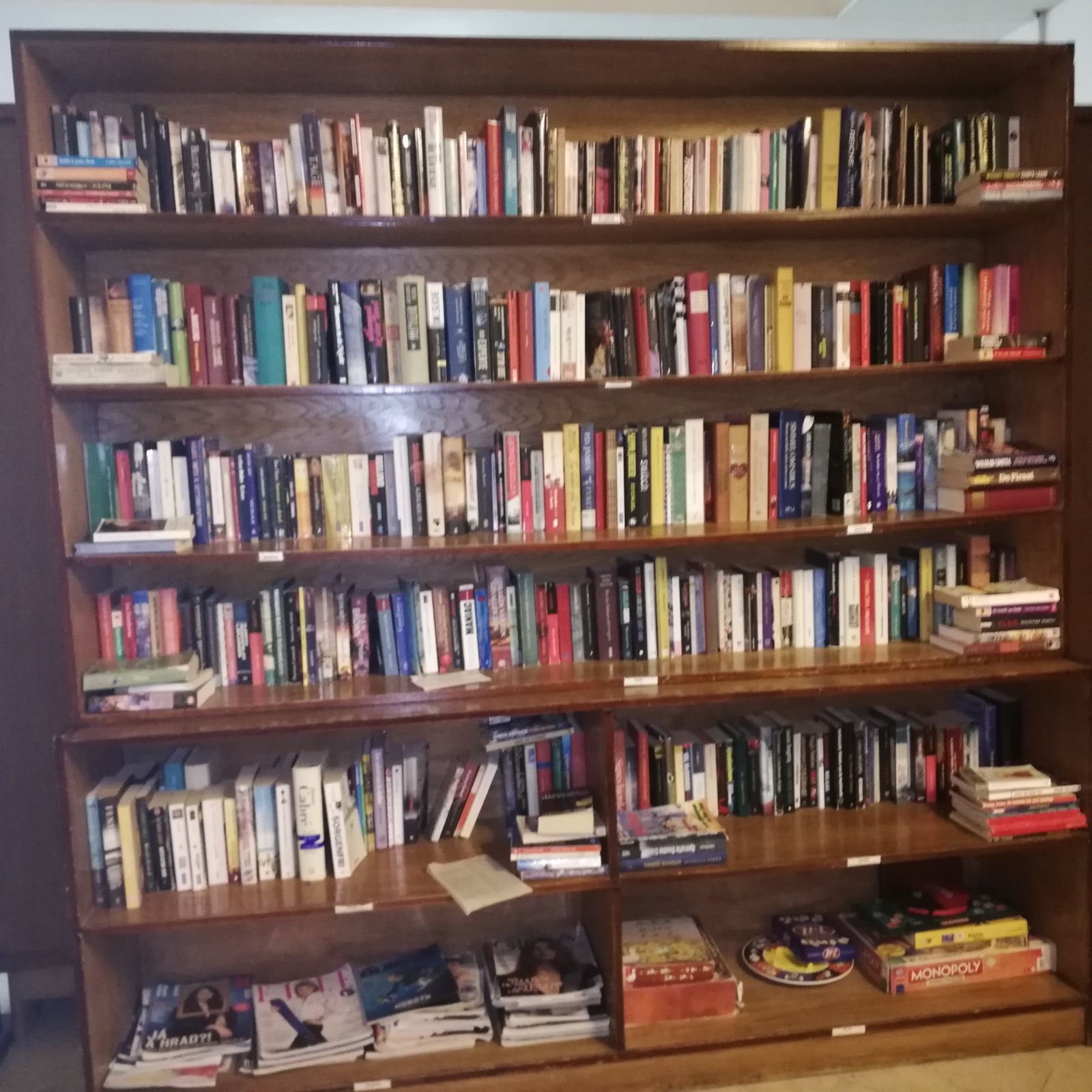 مكتبات أحد فنادق مدينة مرسى علم 