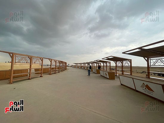 170926-منصات-بيع-الهدايا-التذكارية-بالأهرامات