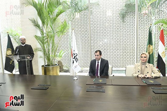 د سحر نصر وتامر عبد الفتاح يوقعات بروتوكول تعاون لدعم الفئات الأكثر احتياجا (8)