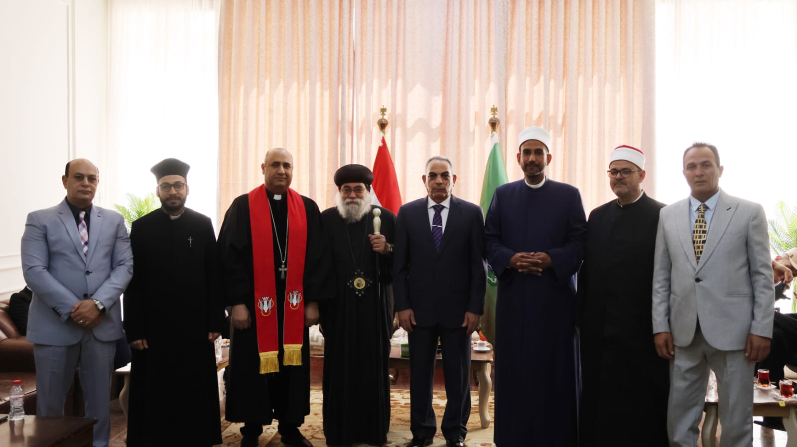 محافظ الإسماعيلية يستقبل المهنئين بعيد الفطر المُبارك