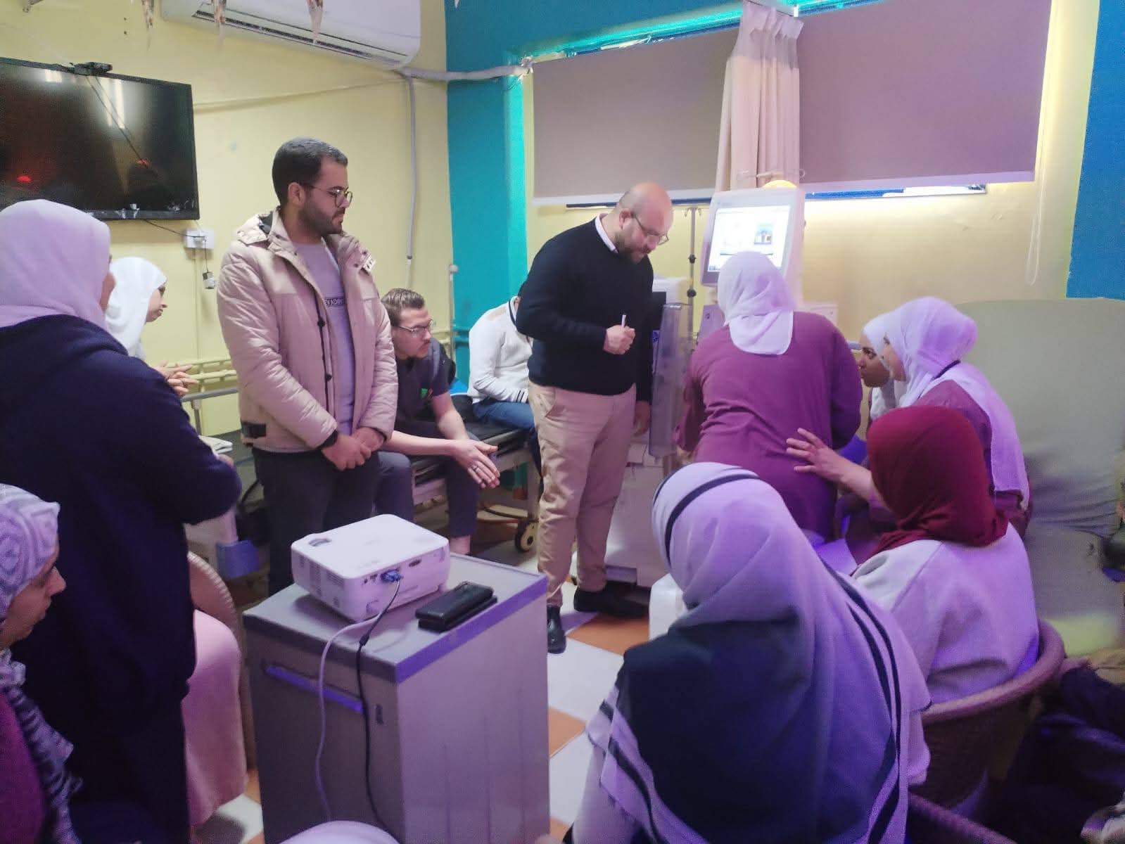 ماكينة غسيل كلوى ماكينة غسيل كلوى