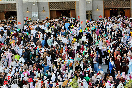 تجمع كبير في اول ايام العيد