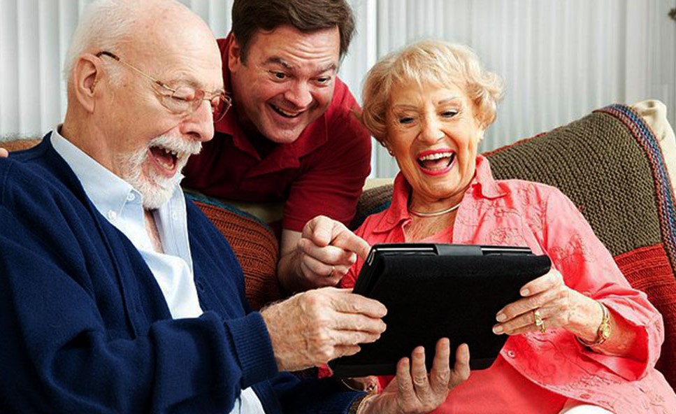 كيفية اسعاد أفراد عائلتك