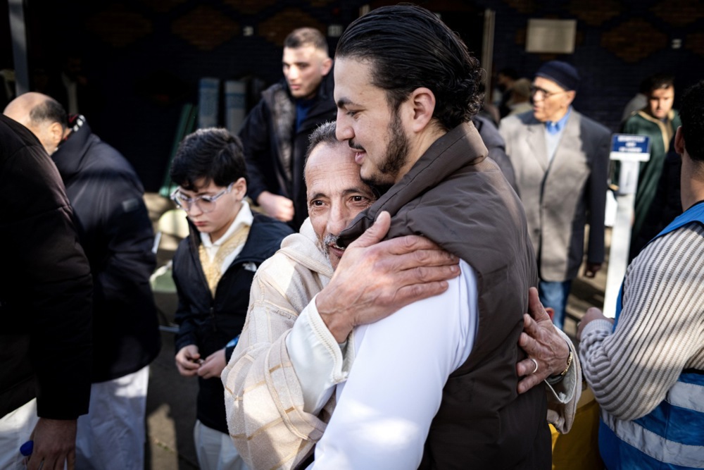 أوروبا تحتفل بعيد الفطر (3)