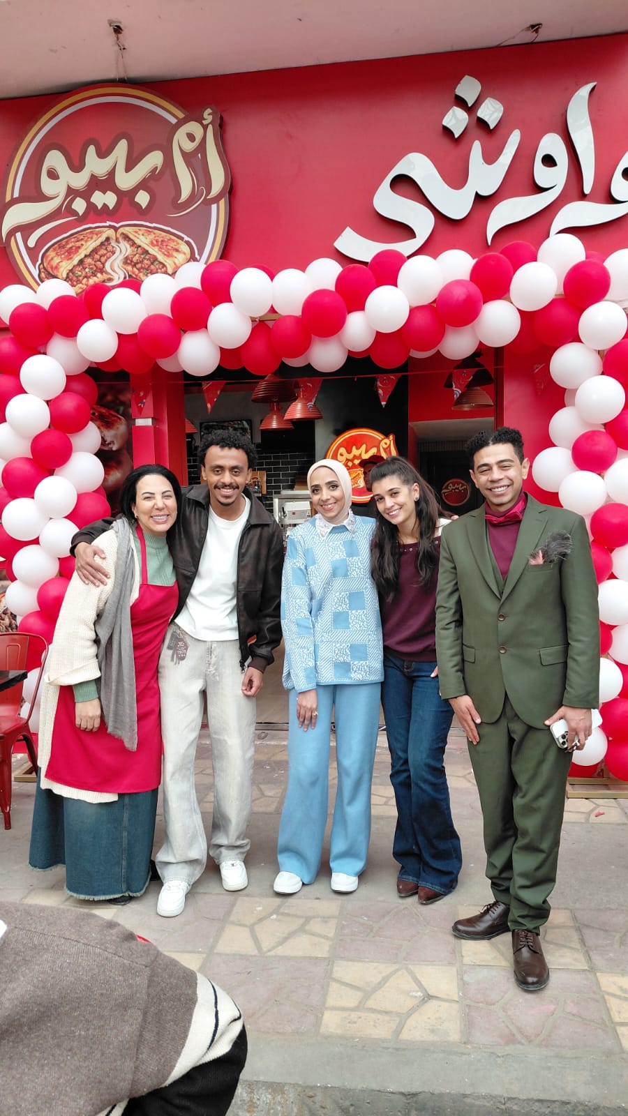 هاجر جميل بصحبة ابطال مسلسل بيبو فى الكواليس