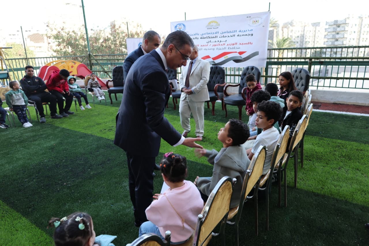 محافظ الجيزة يزور دور الأيتام
