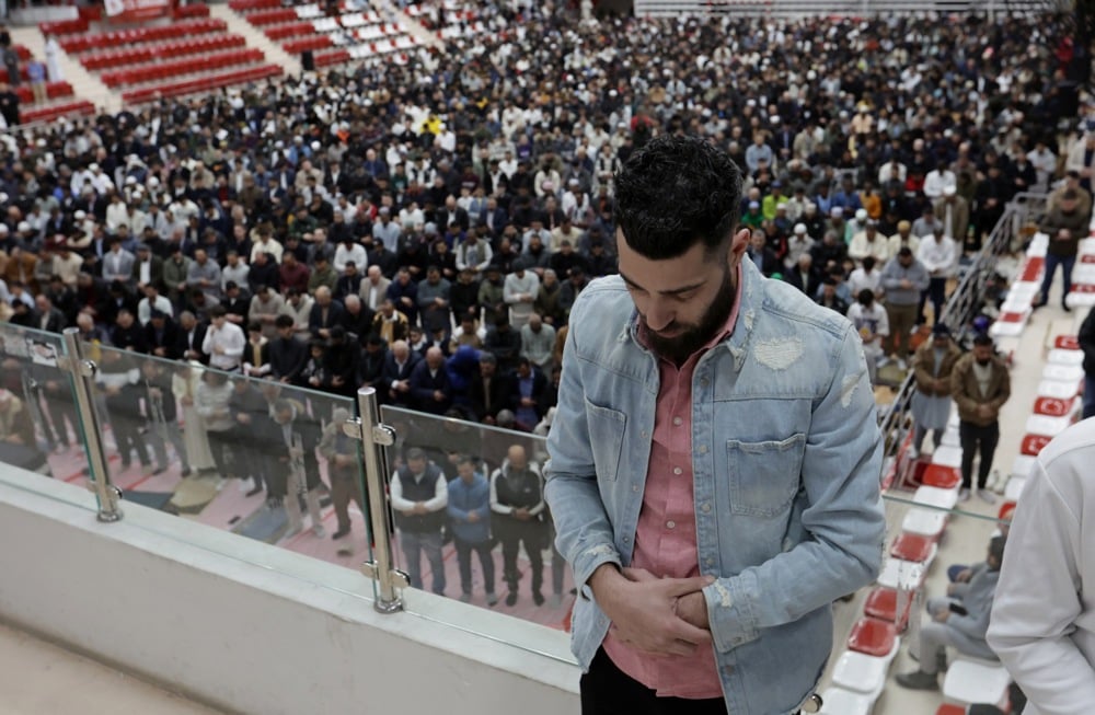 أوروبا تحتفل بعيد الفطر (6)