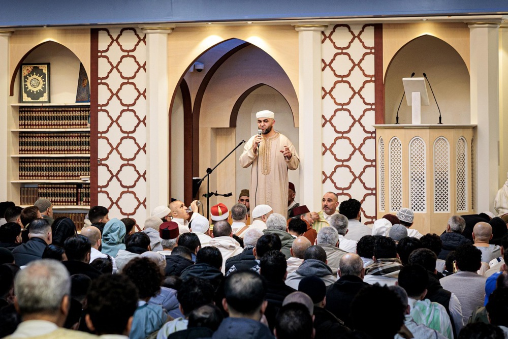 أوروبا تحتفل بعيد الفطر (2)