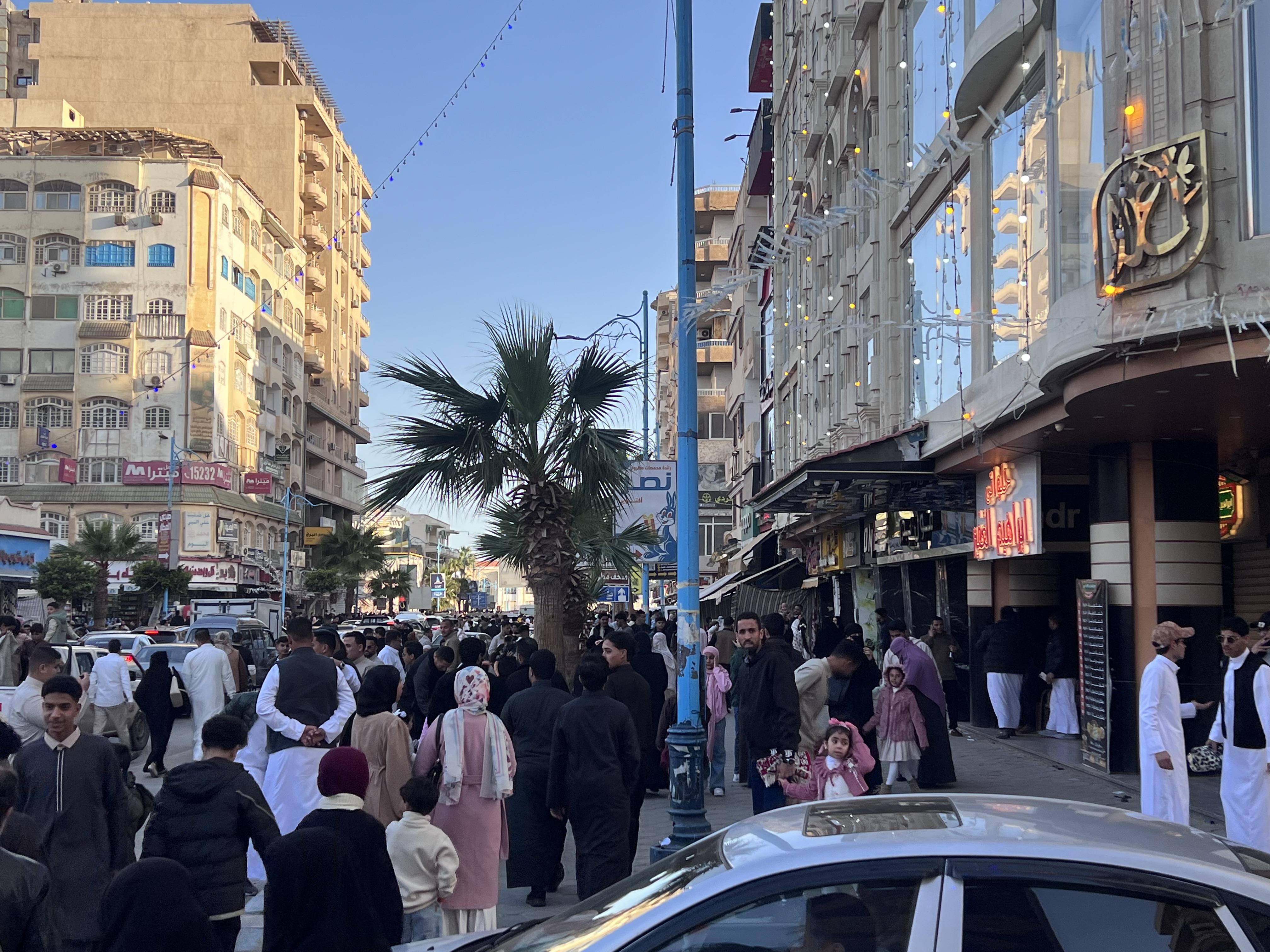 أجواء بهجة العيد في محيط ساحات ومساجد بمطروح (1)