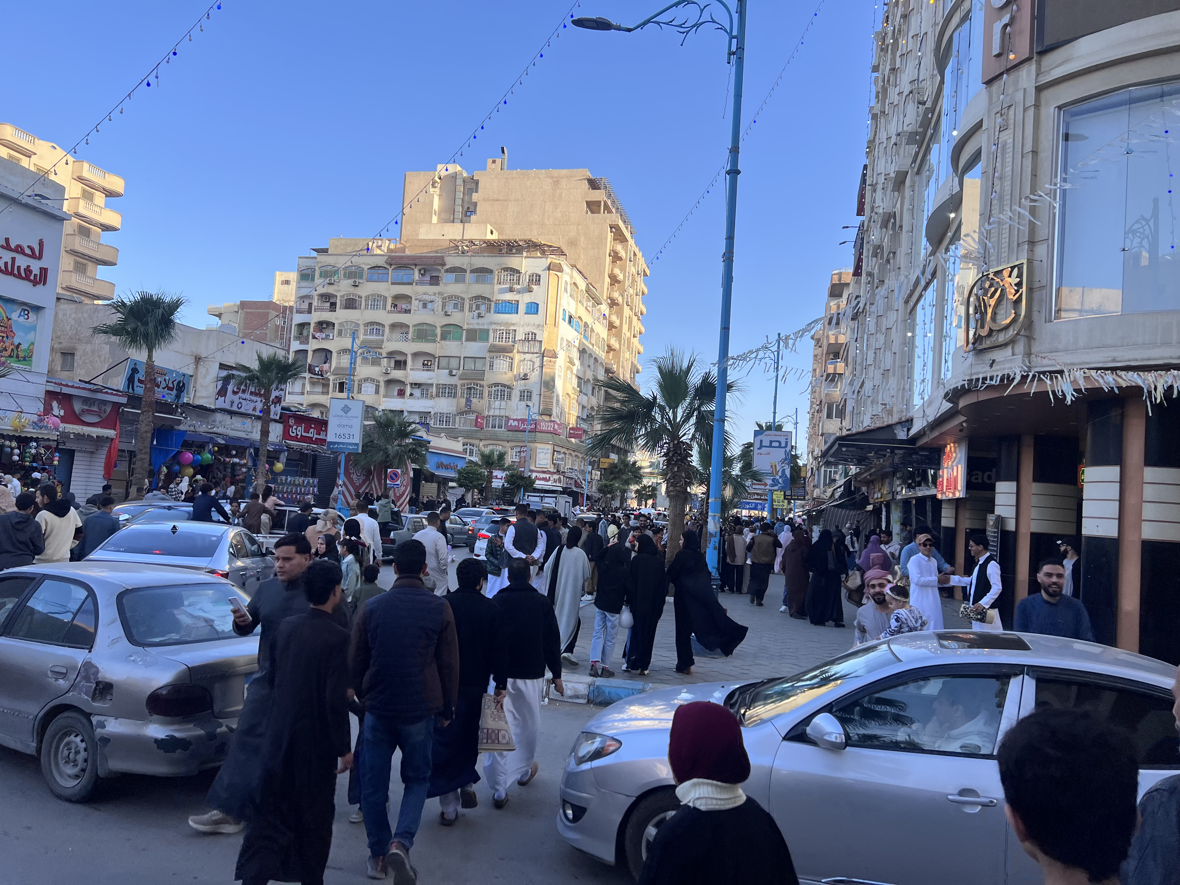 أجواء بهجة العيد في محيط ساحات ومساجد بمطروح (5)