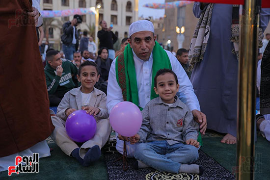 صلاة عيد الفطر بمسجد الحسين (29)