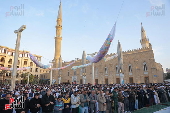 صلاة عيد الفطر بمسجد الحسين (17)