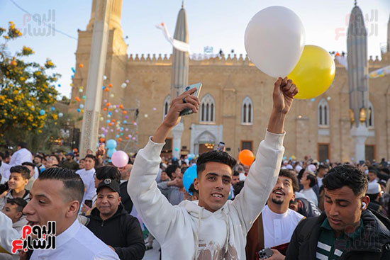 صلاة عيد الفطر بمسجد الحسين (33)