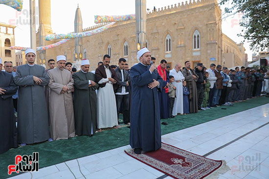 صلاة عيد الفطر بمسجد الحسين (19)
