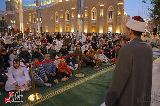 صلاة عيد الفطر بمسجد الحسين (28)