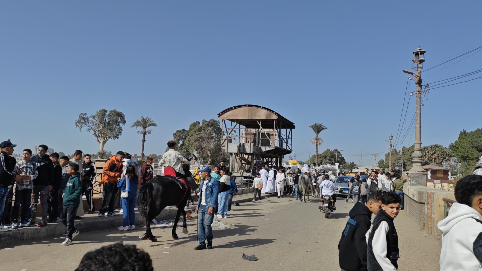 ​زحام بحدائق القاهرة والقناطر في ثاني أيام العيد